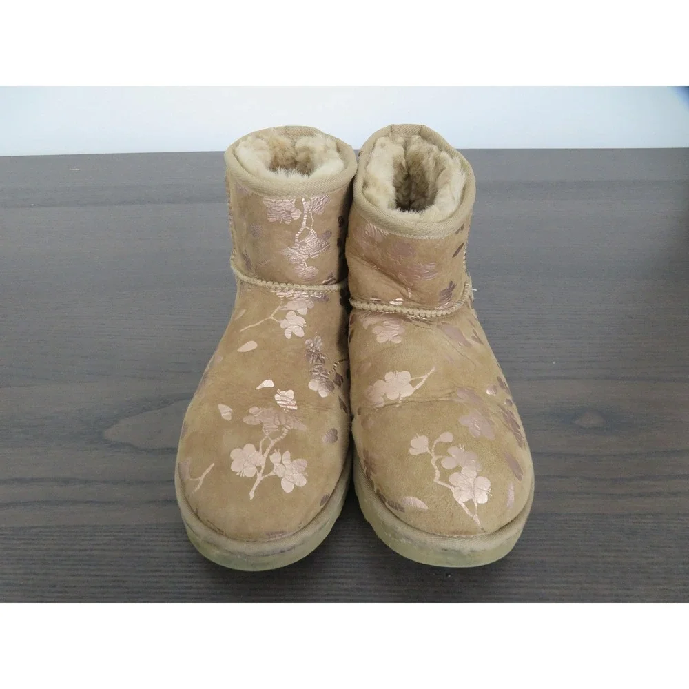 Ugg Mini Floral Boots Womens Size 9 Brown Shearling Ankle Winter 1118163 Classic